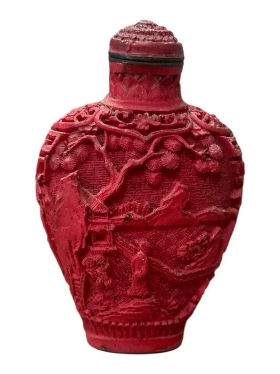 Vintage Red Asian Snuff Bottle 3 Inches Tall Asian Collectible - Picture 2 of 4